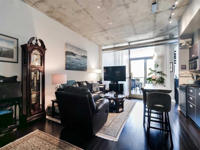 407 - 60 Bathurst St
