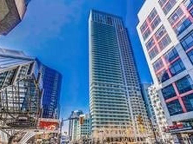 300 Front St W, Unit 801