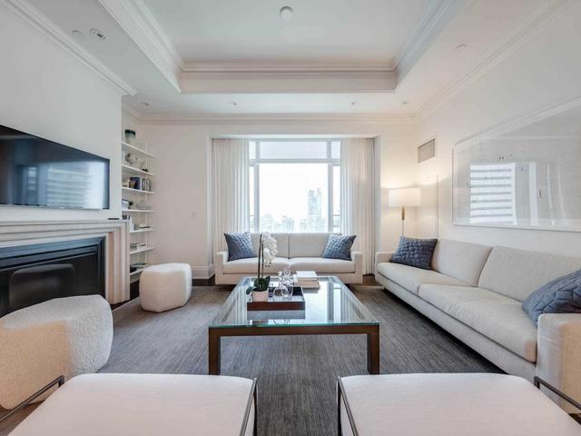 311 Bay St, Unit 3706