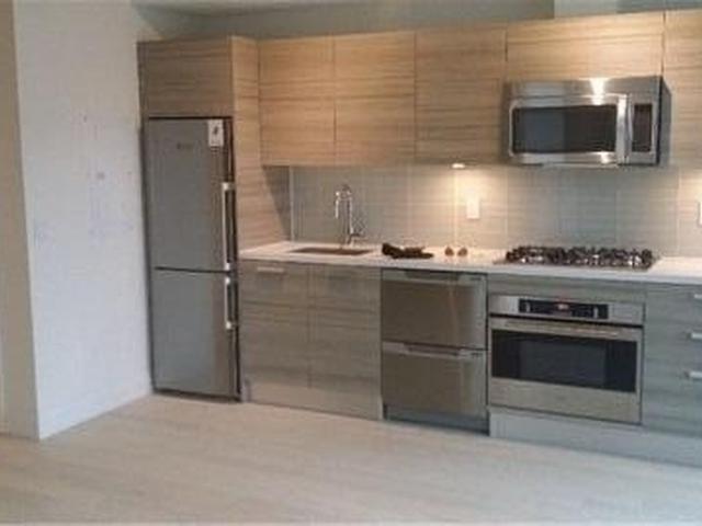 224 King St W, Unit 902