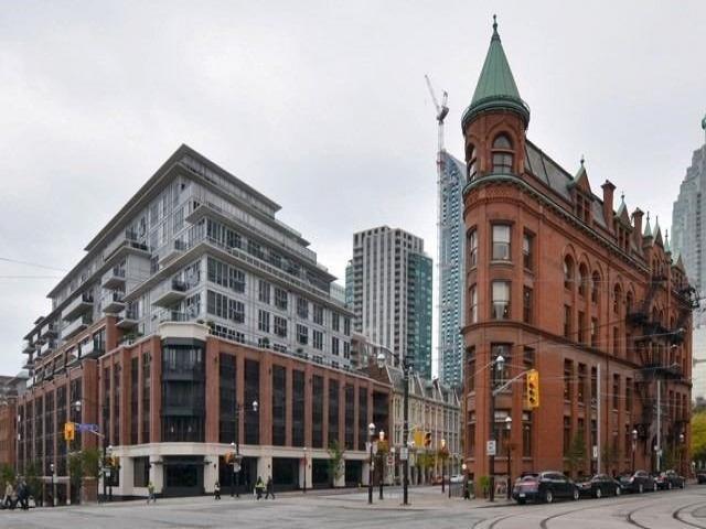 55 Front St E, Unit 910