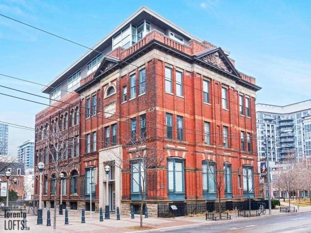110 - 915 King St W
