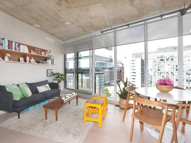 318 King St E, Unit 813