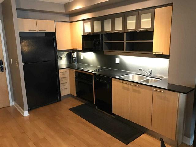 36 Blue Jays Way, Unit 1106