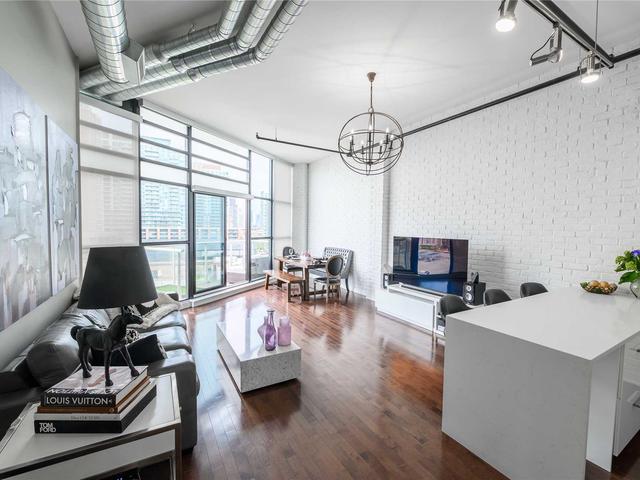 43 Hanna Ave, Unit 608