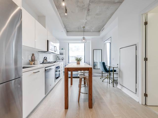 210 - 11 Charlotte St