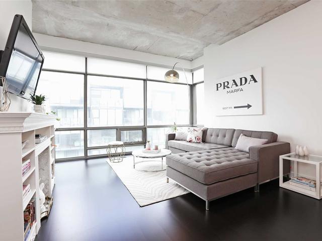 1016 - 55 Stewart St