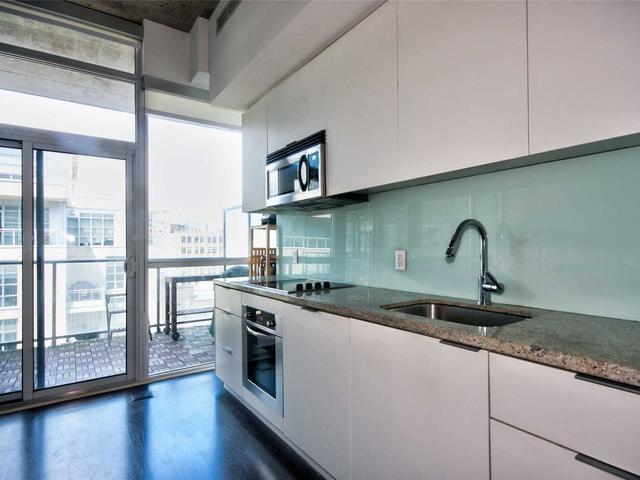 1103 - 478 King St W