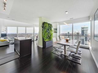 386 Yonge St, Unit 5716