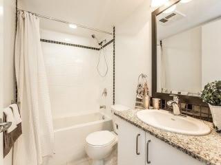 33 Sheppard Ave E, Unit 2503