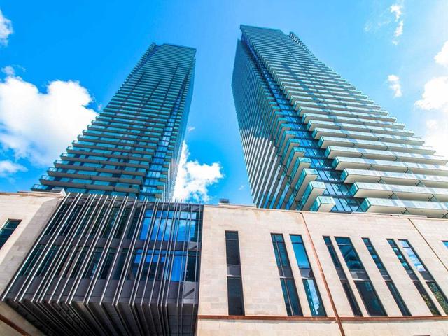 1080 Bay St, Unit 3911 photo #1