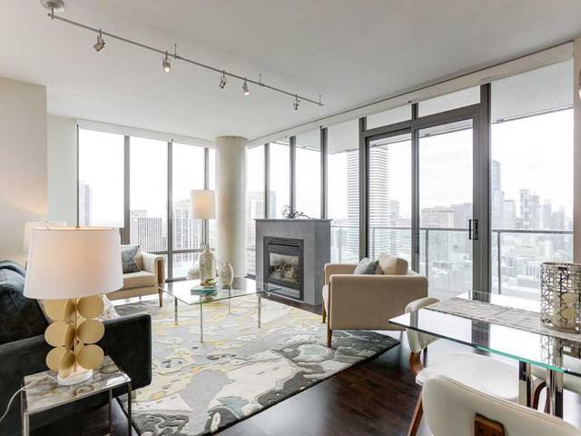 33 Lombard St, Unit 4202