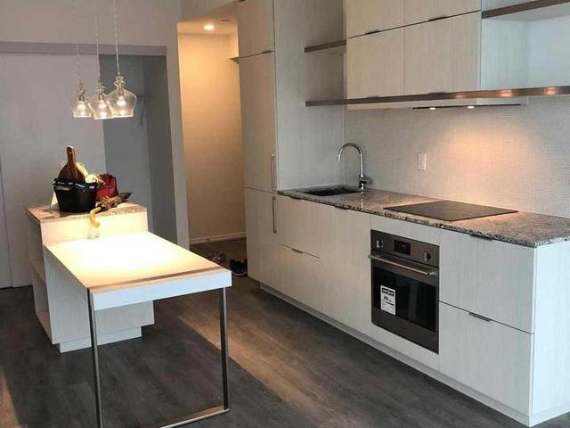 197 Yonge St, Unit 2114
