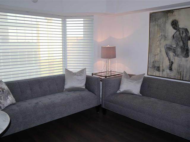 155 Yorkville Ave, Unit 1713