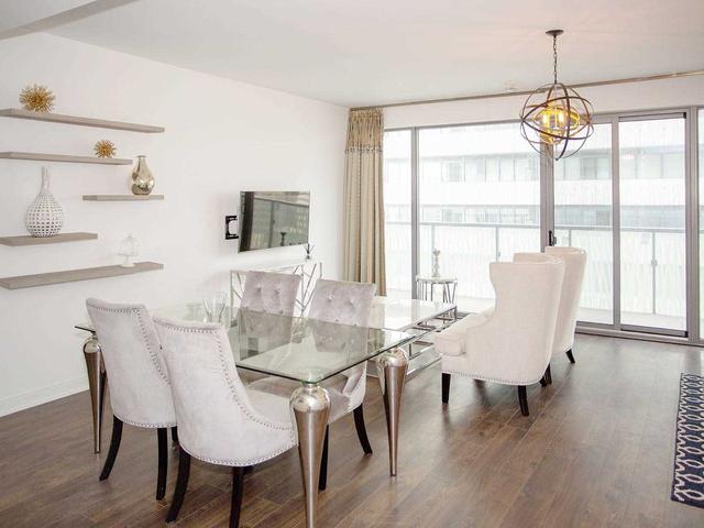 50 Charles St E, Unit 3207