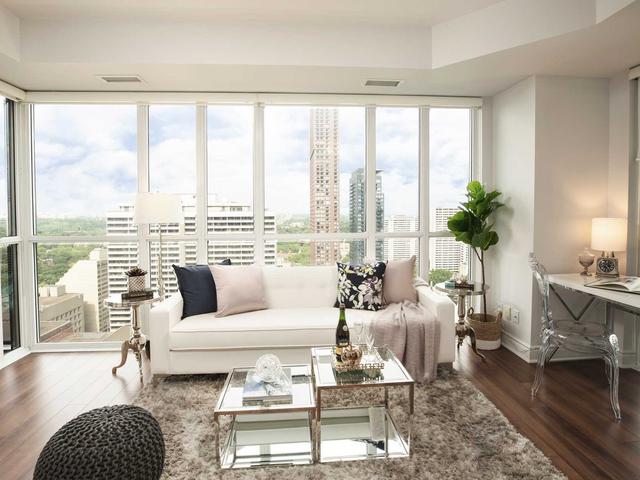 28 Ted Rogers Way, Unit 2712