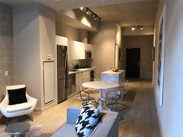 608 Richmond St W, Unit 215