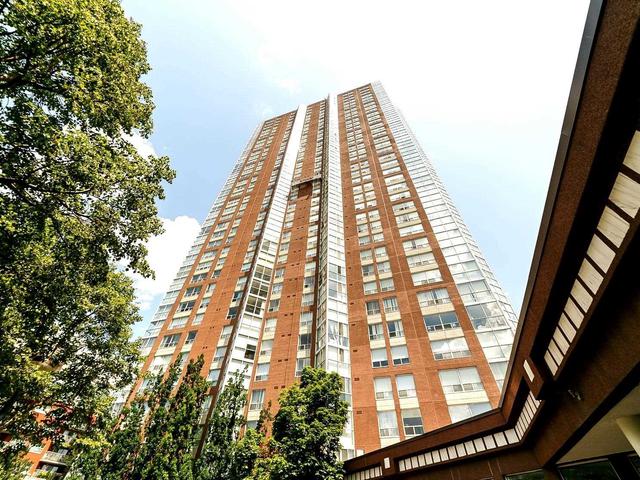 7 Concorde Pl, Unit 401