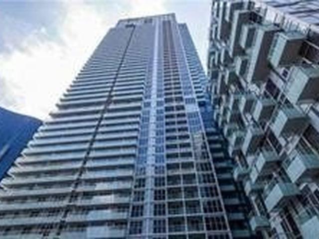 300 Front St W, Unit 614
