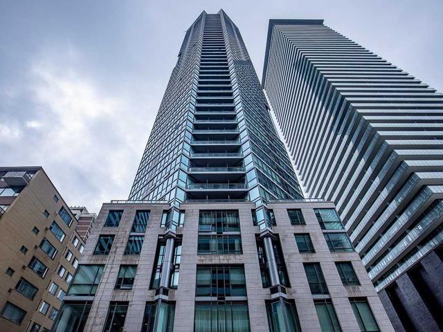 45 Charles St E, Unit 902
