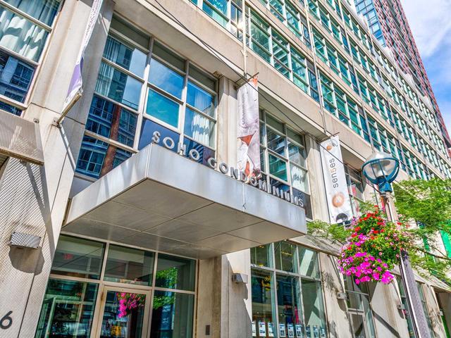 36 Blue Jays Way, Unit 522