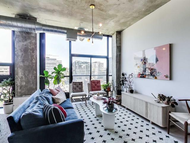 1006 - 60 Bathurst St