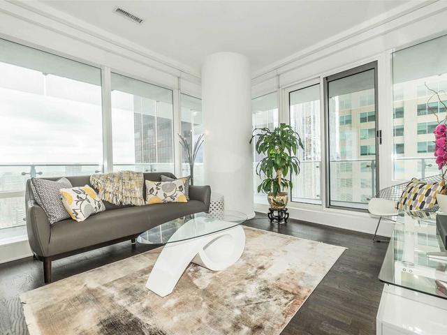 1 Bloor St E, Unit 3210
