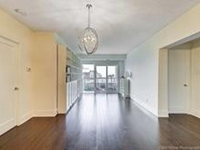 1313 - 70 Roehampton Ave