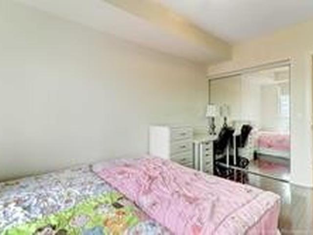 1313 - 70 Roehampton Ave