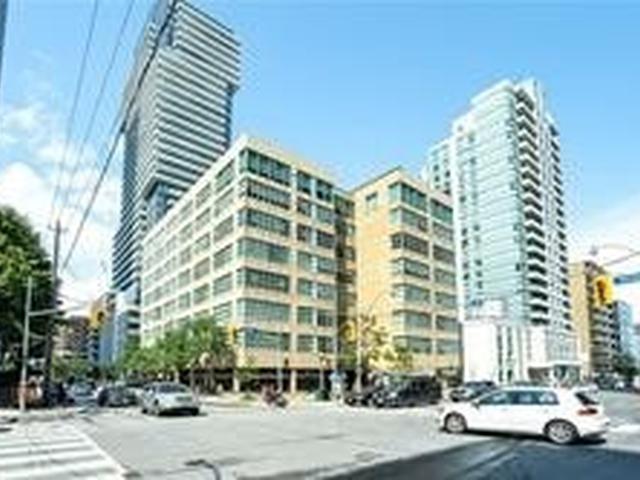 188 Eglinton Ave, PH07