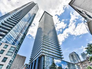 33 Charles St E, Unit 808