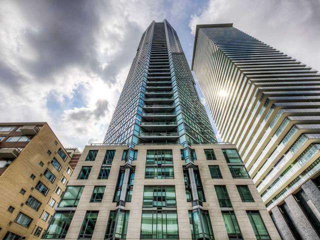45 Charles St E, Unit 3105