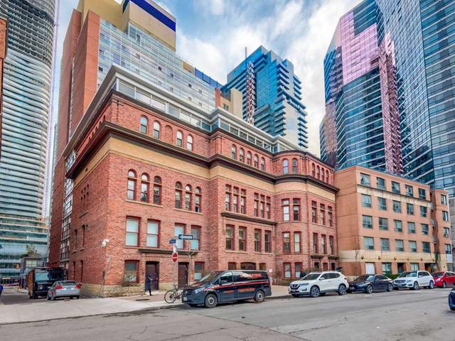 11 St Joseph St, Unit 318