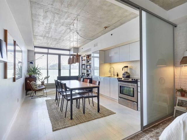 305 - 8 Gladstone Ave