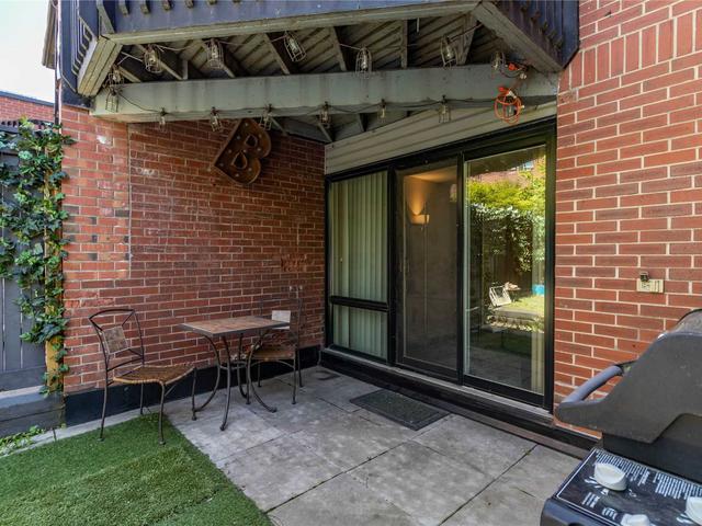 574 Wellington St W, Unit 594A