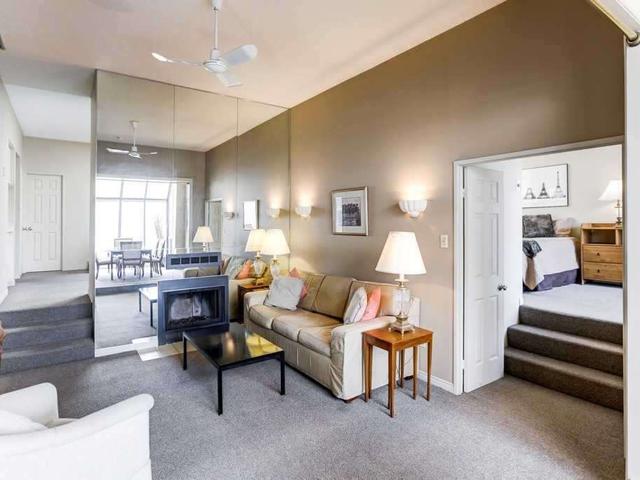 PH 609 - 55 Lombard St