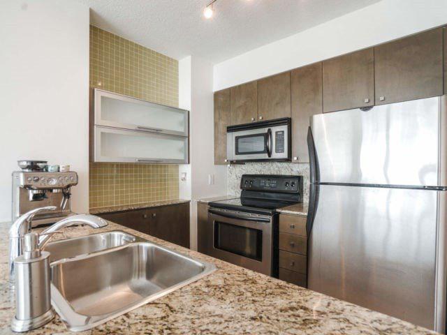 2807 - 11 Brunel Crt