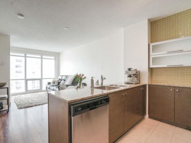 2807 - 11 Brunel Crt