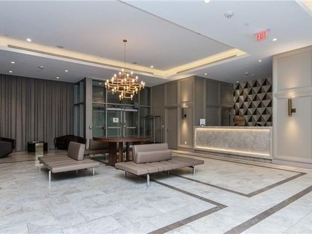 155 Yorkville Ave, Unit 1618