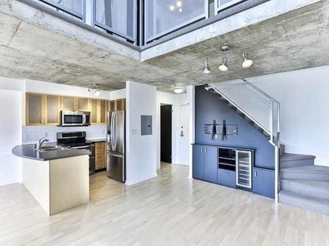 800 King St W, Unit 416
