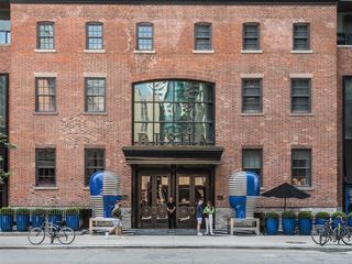 88 Blue Jays Way, Unit 3702