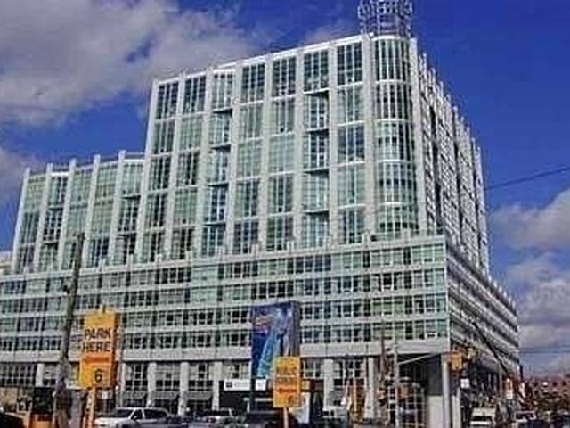 36 Blue Jays Way, Unit 528