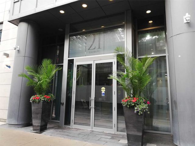 21 Balmuto St, Unit 701