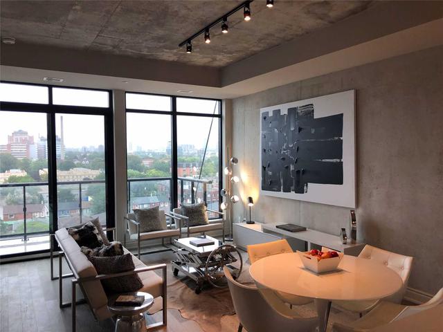 1016 - 608 Richmond St W