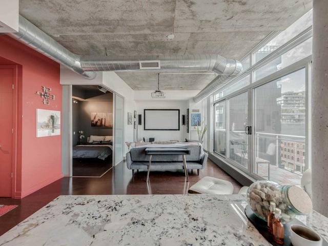 66 Portland St, Unit 805