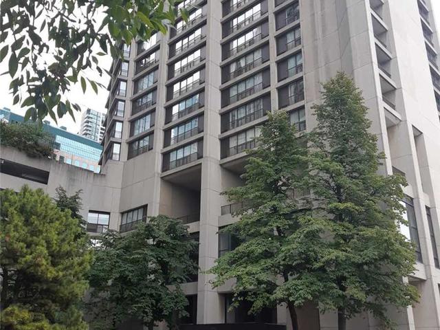 33 Harbour Sq, Unit 2035