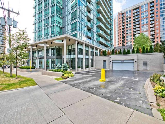 26 Norton Ave, Unit 401 photo #1
