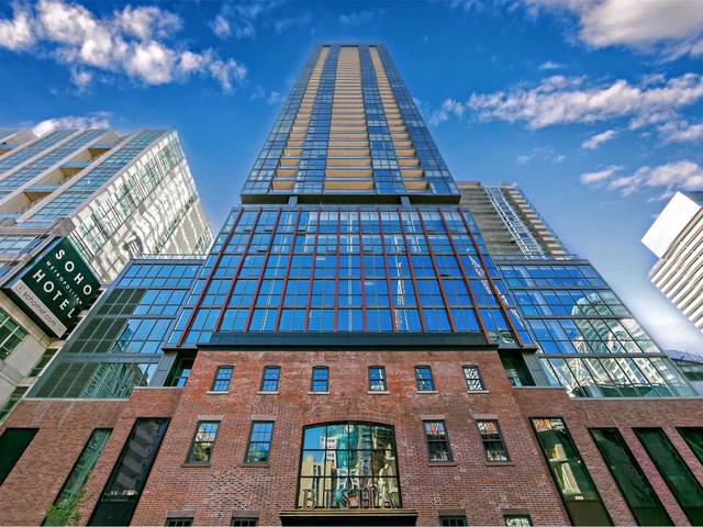 88 Blue Jays Way, Unit 1007