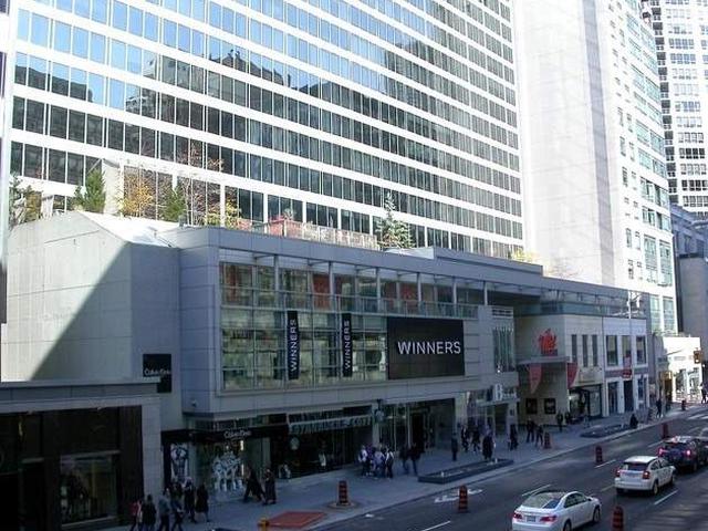 110 Bloor St W, Unit 1702