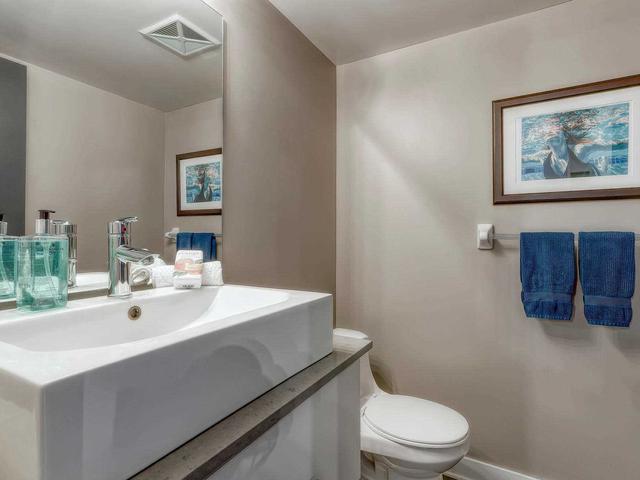 TH209 - 1171 Queen St W